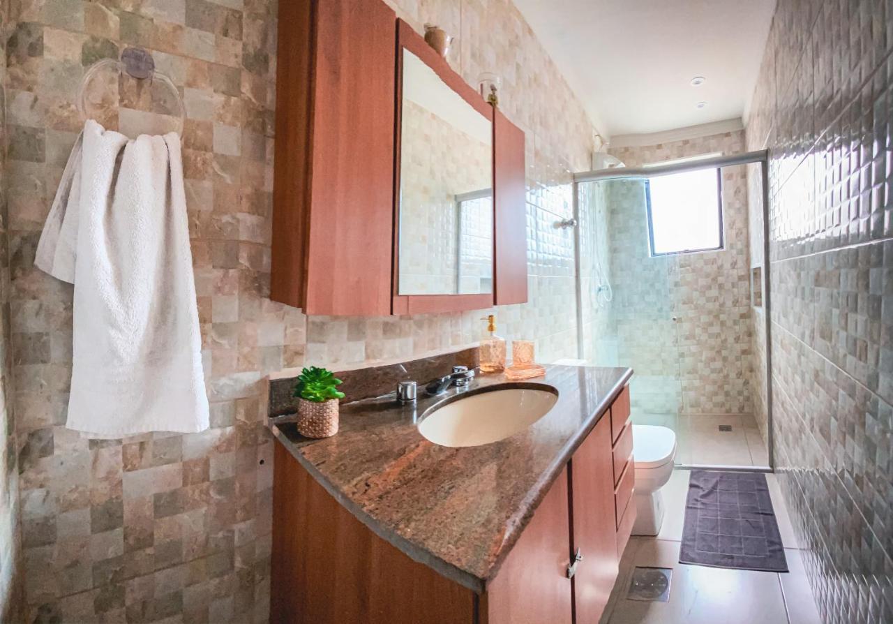 Ape Com Piscina E Ar - 2Q Da Praia Da Enseada. Guaruja Ngoại thất bức ảnh